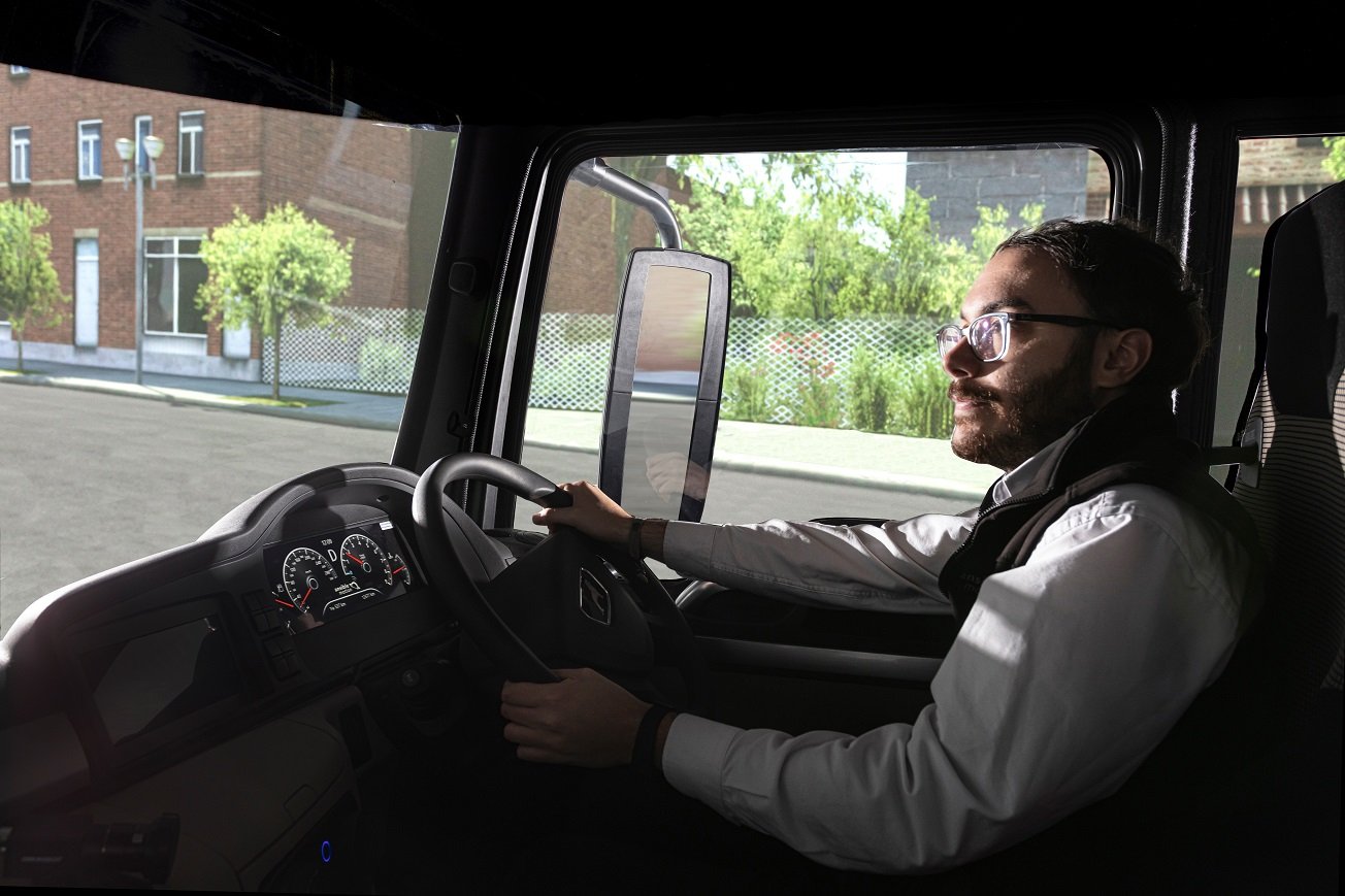 AML-truck-simulator-cabin