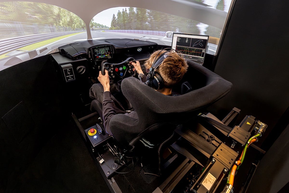 AML-Theta-Cube-Sport-interior-01